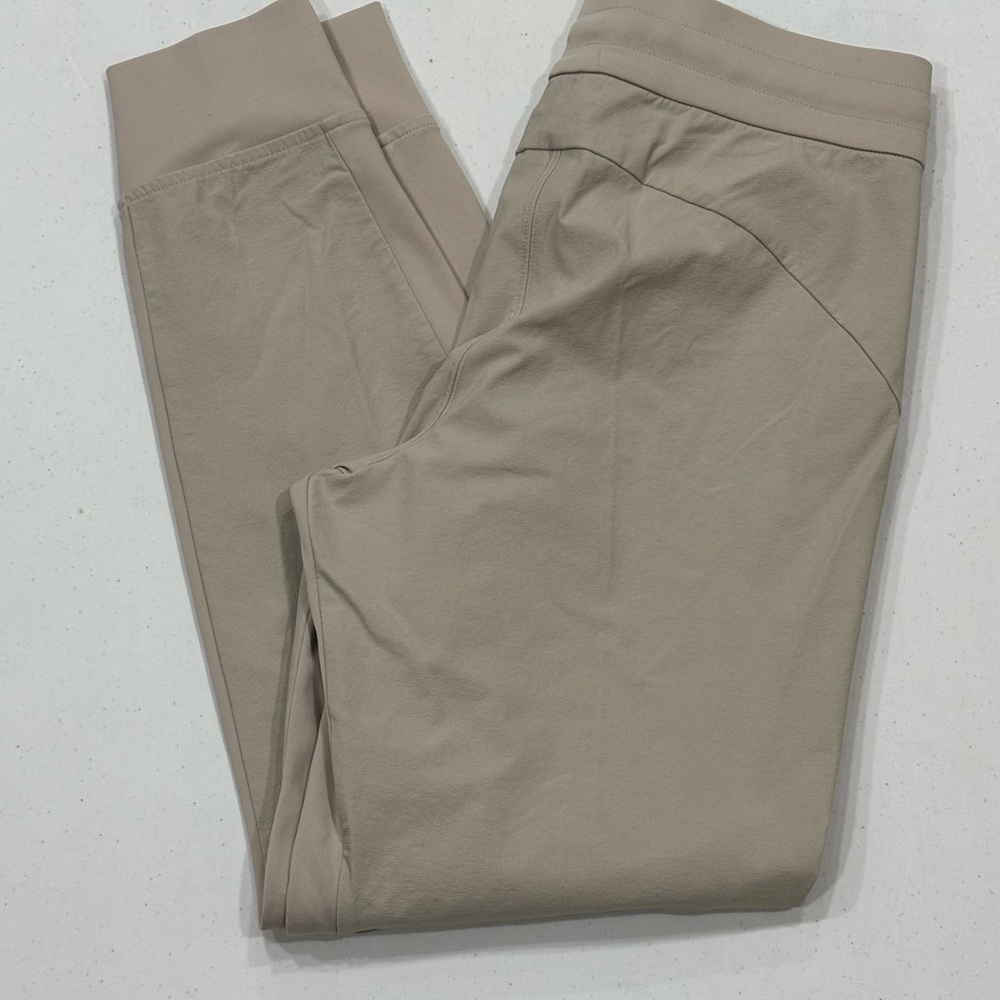 Athleta Headlands Hybrid Trek Jogger, Adjustable Tan Pants, Woman’s Size 8 - Picture 6 of 7